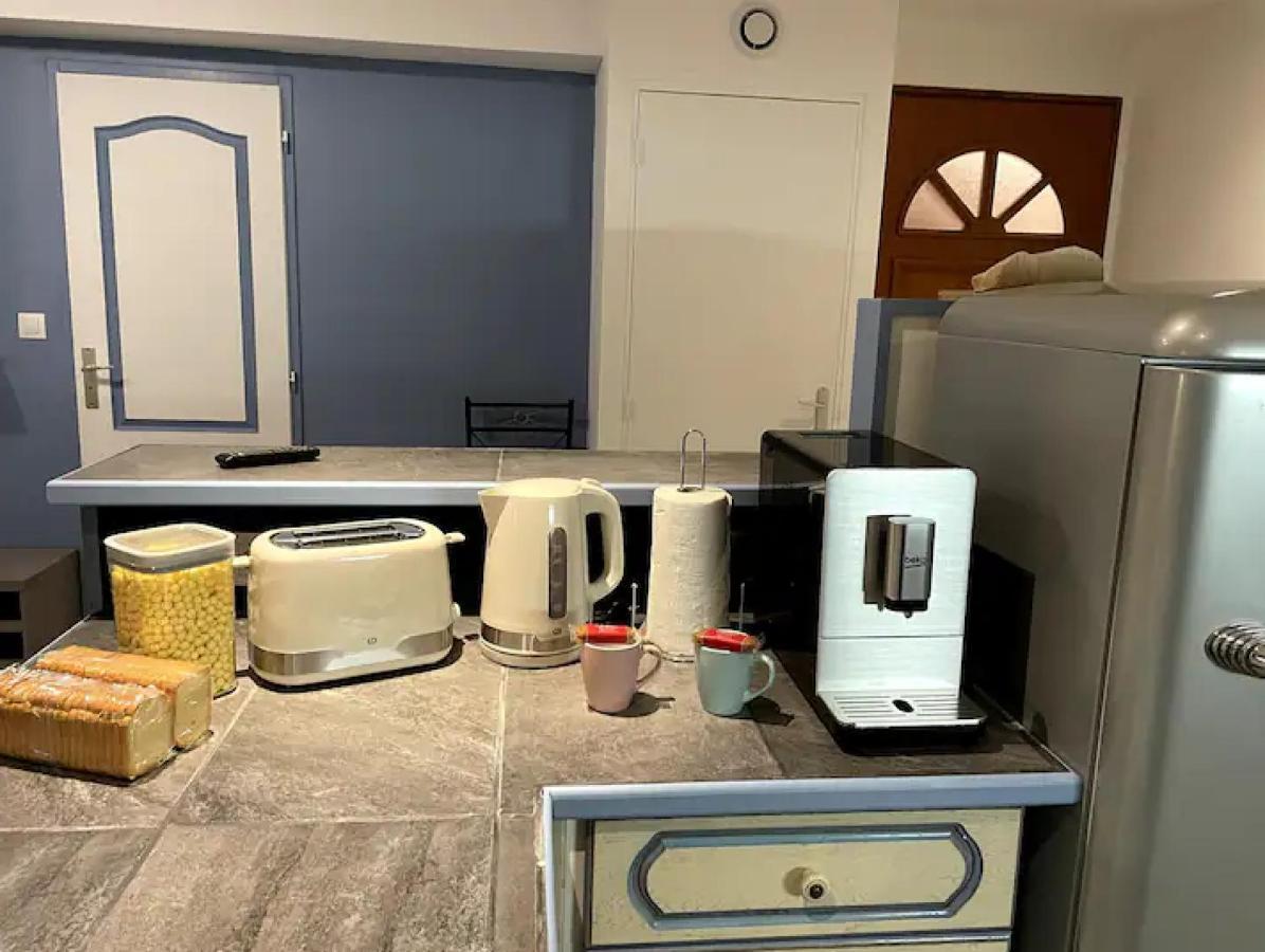 Appartement Avec Parking Gratuit Et Wifi Vierzon Eksteriør bilde