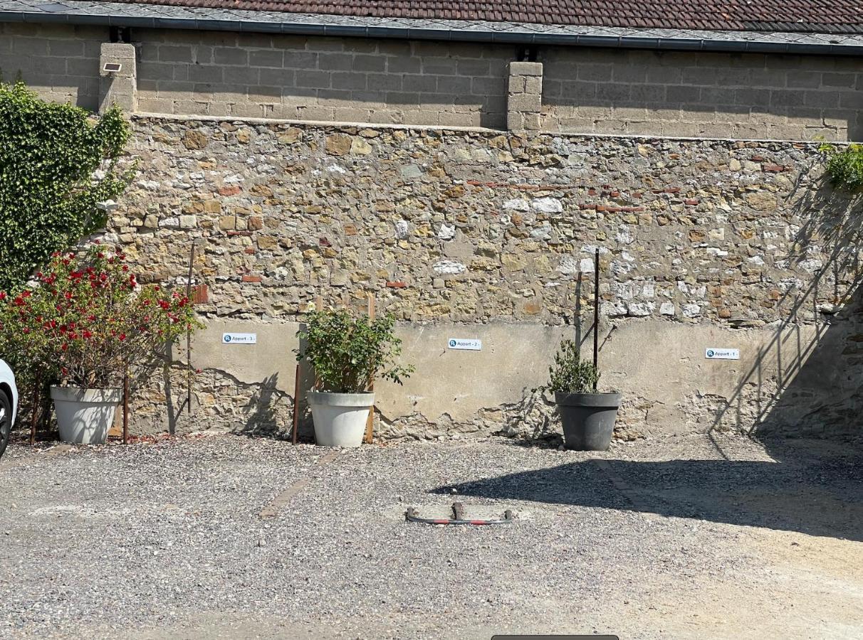 Appartement Avec Parking Gratuit Et Wifi Vierzon Eksteriør bilde