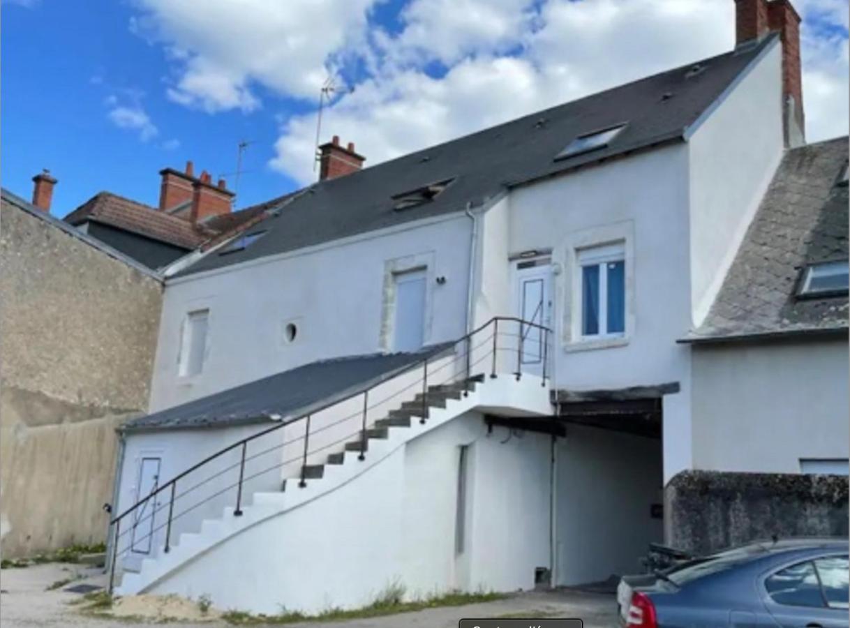 Appartement Avec Parking Gratuit Et Wifi Vierzon Eksteriør bilde