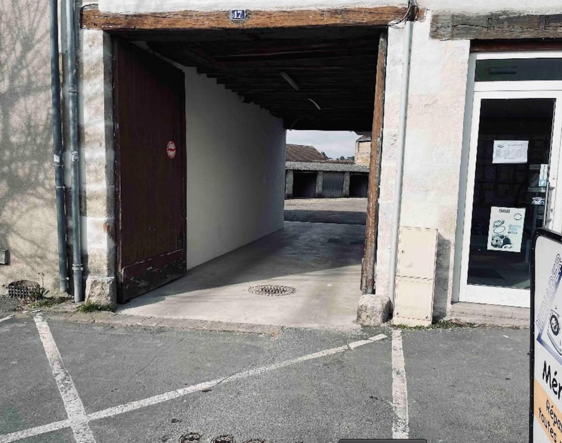 Appartement Avec Parking Gratuit Et Wifi Vierzon Eksteriør bilde