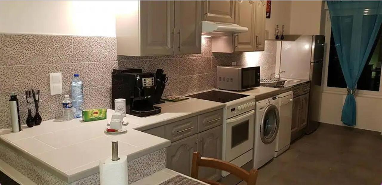 Appartement Avec Parking Gratuit Et Wifi Vierzon Eksteriør bilde