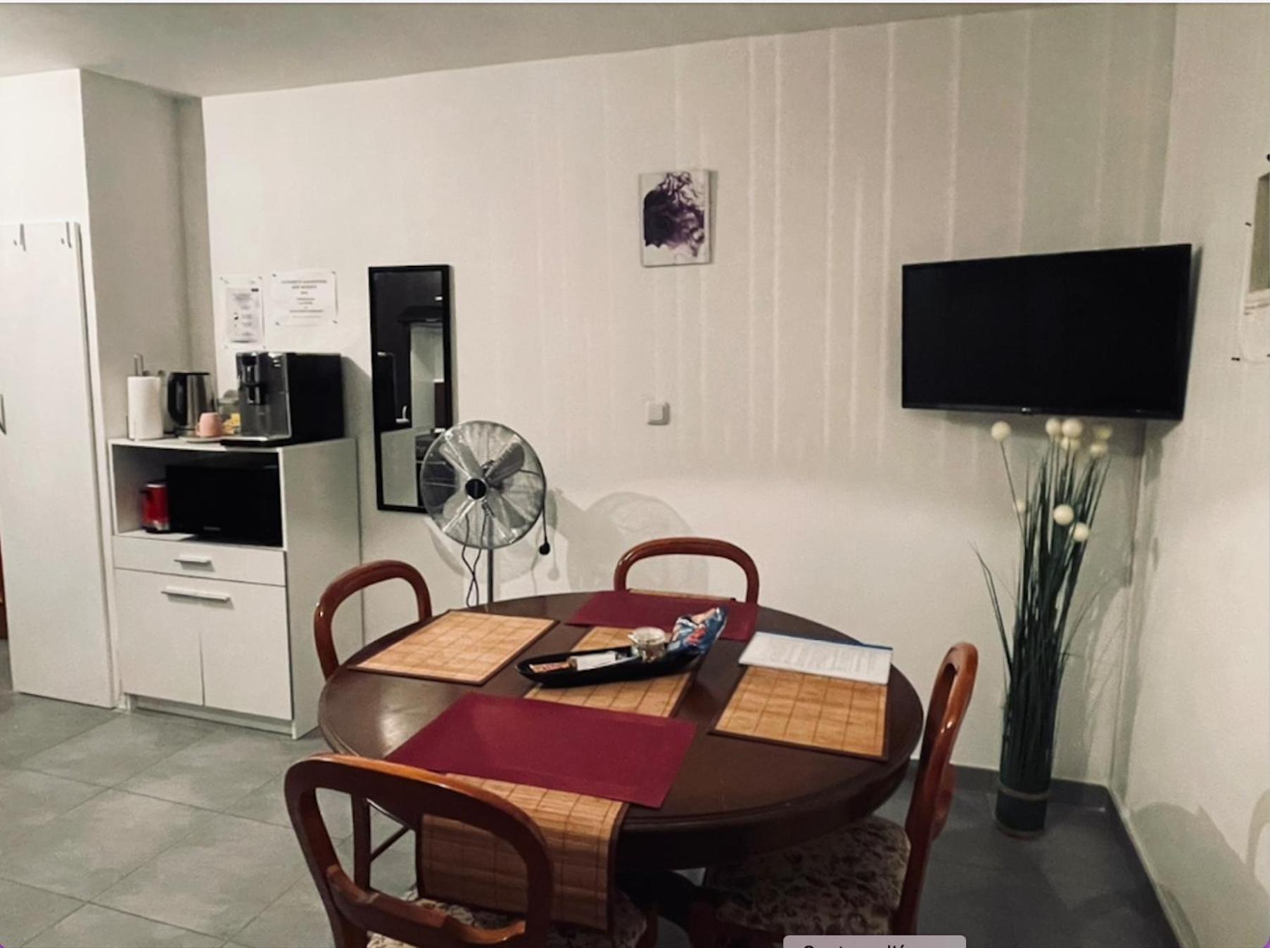 Appartement Avec Parking Gratuit Et Wifi Vierzon Eksteriør bilde